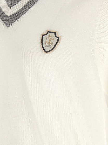 Sweatshirt by Brunello Cucinelli for men in cotton white features an exquisite silhouette, showcasing and details for a exquisite look.