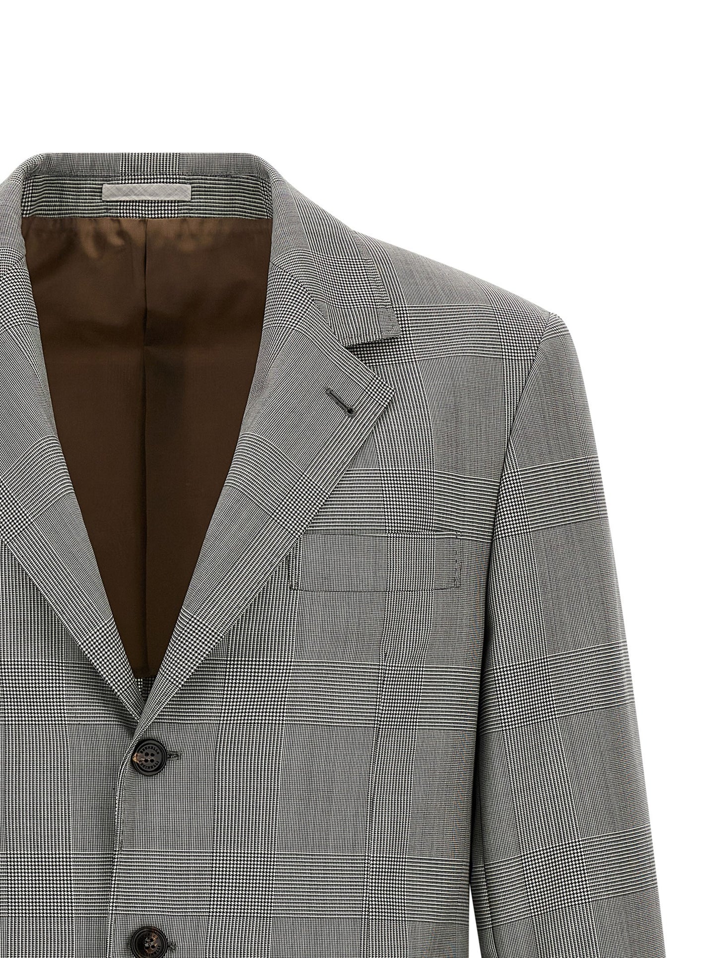 Blazer by Brunello Cucinelli for men in virgin wool & cupro gray & horn features an crisp silhouette with sophisticated and a crisp split neckline for a truly crisp finish.