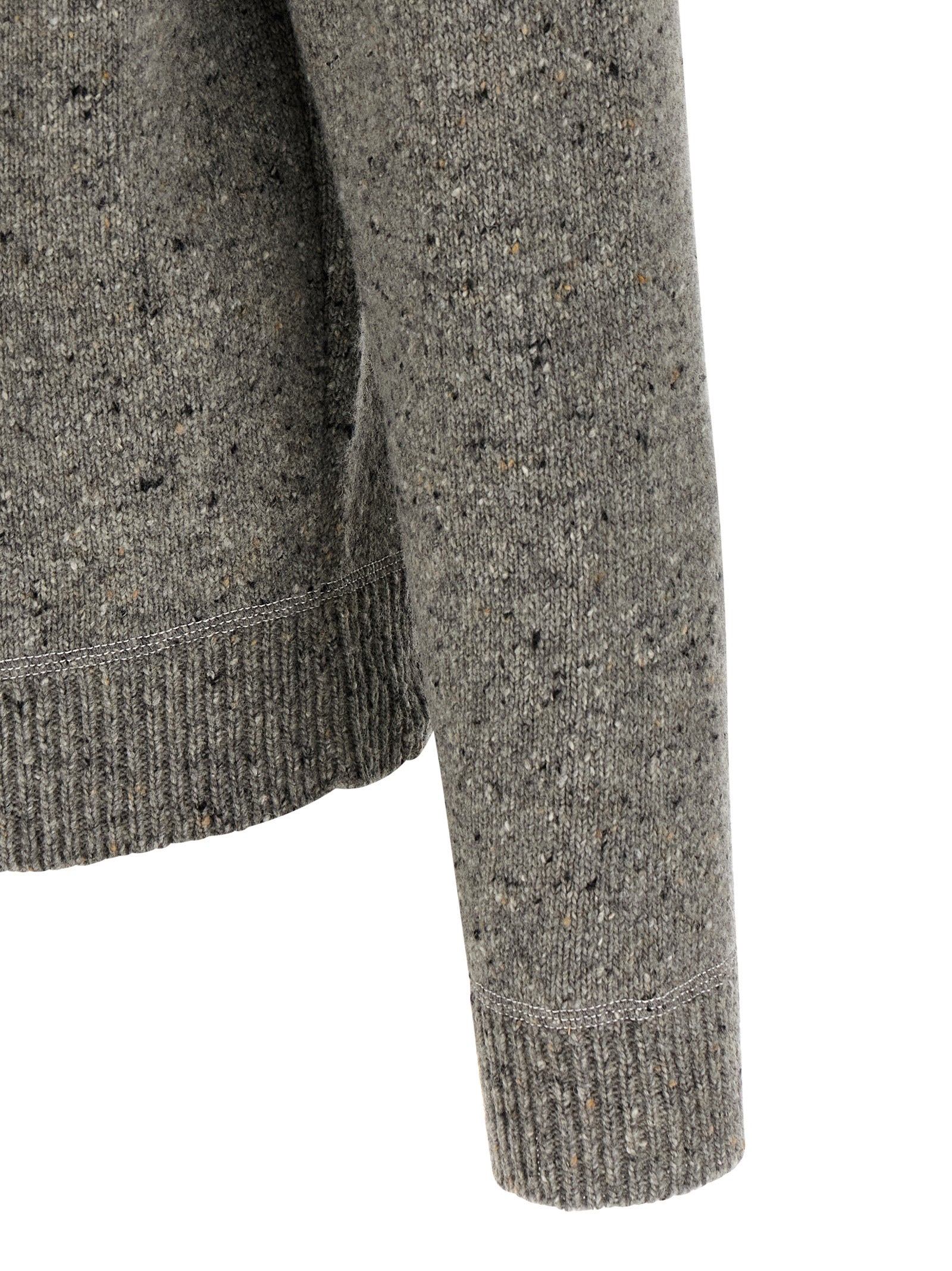 Cardigan by Dsquared² for men in polyamide wool gray showcases a luxurious silhouette, meticulously detailed with a sophisticated and for a refined finish.