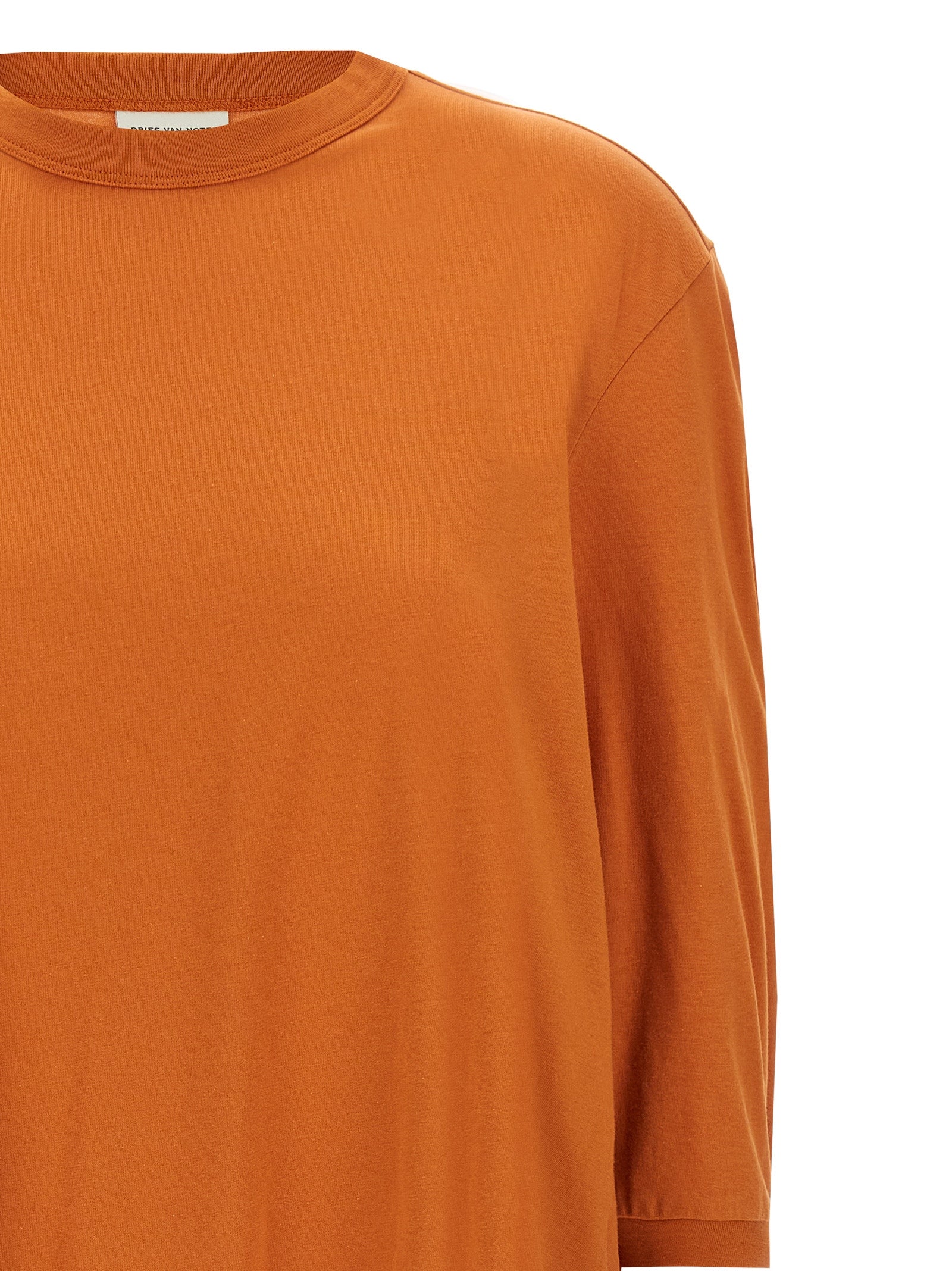T-Shirt by Dries Van Noten for women in cotton orange showcases a dramatic silhouette, elegantly detailed with a dramatic and for a truly dramatic finish.