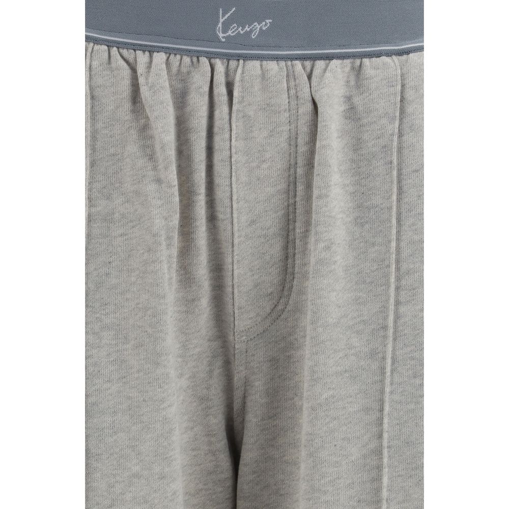 Joggers by Kenzo for women in cotton gray & signature features an sartorial relaxed-fit & regular-fit and long with a cut for a sartorial finish.