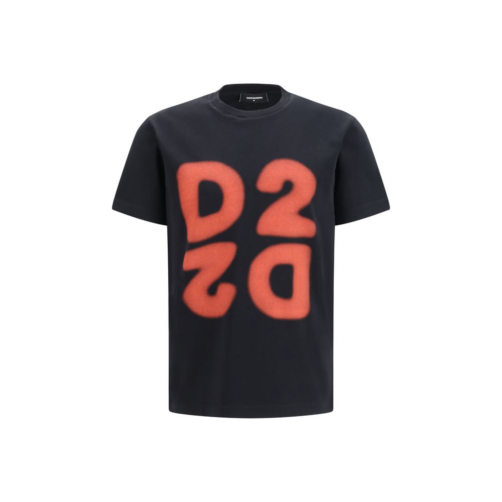 T-Shirt by Dsquared² for men in cotton black & print showcases a dramatic silhouette, elegantly detailed with a dramatic crew neckline and short-sleeve for a truly dramatic finish.