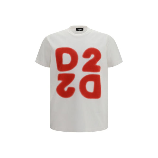 T-Shirt by Dsquared² for men in cotton white & print features an on trend silhouette, perfectly showcasing a on trend short-sleeve and crew neckline for an elevated aesthetic.