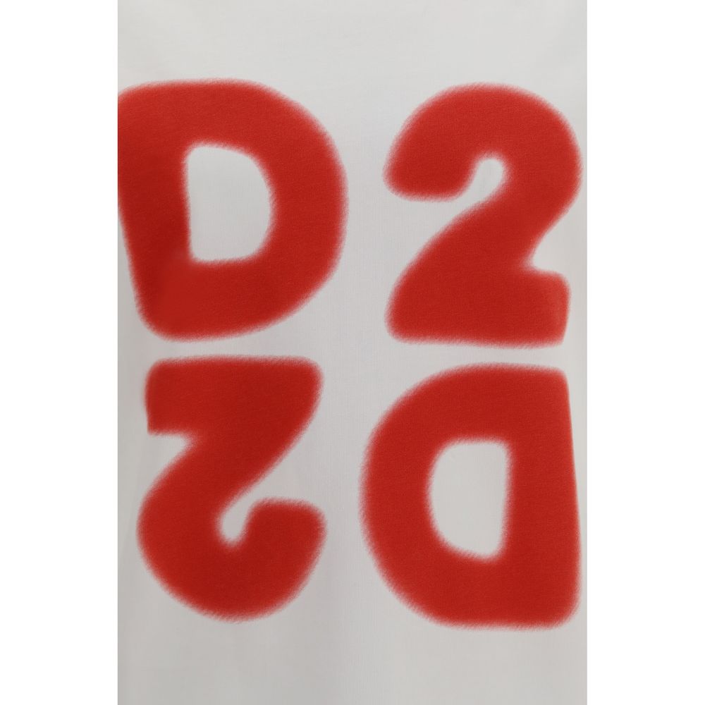 T-Shirt by Dsquared² for men in cotton white & print showcases a unassuming silhouette, artfully detailed with a refined crew neckline and unassuming for a sophisticated, contemporary look.