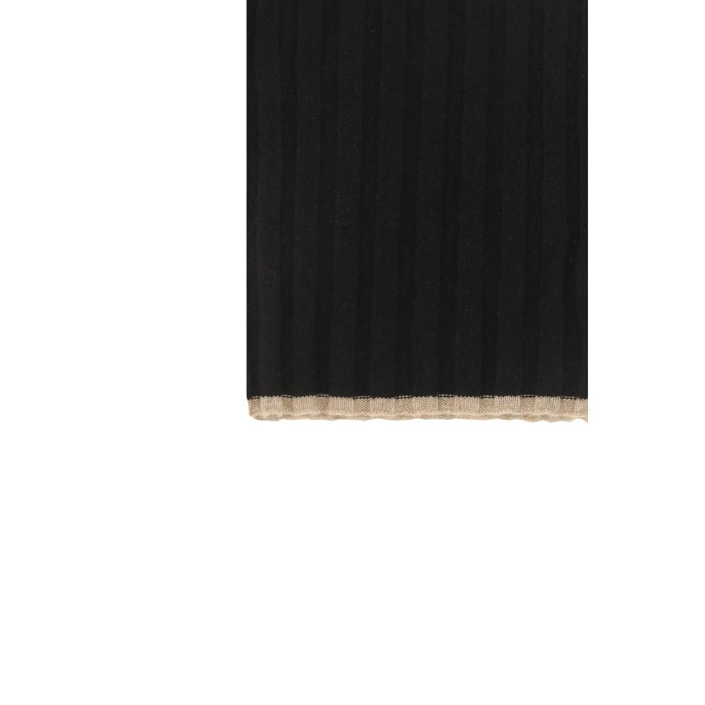 Scarf by Brunello Cucinelli for men in cashmere & capra leather black showcases a eye catching silhouette, artfully capturing the essence of the eye catching Cashmere & Capra Leather Scarf design for a sophisticated look.