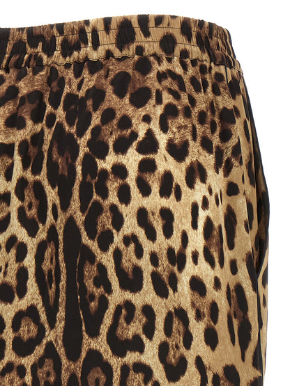 Bermuda Shorts by Dolce & Gabbana for women in silk black, brown, leopard-print & print features an nuanced silhouette, showcasing a nuanced with a short cut and for a sophisticated, premium finish.
