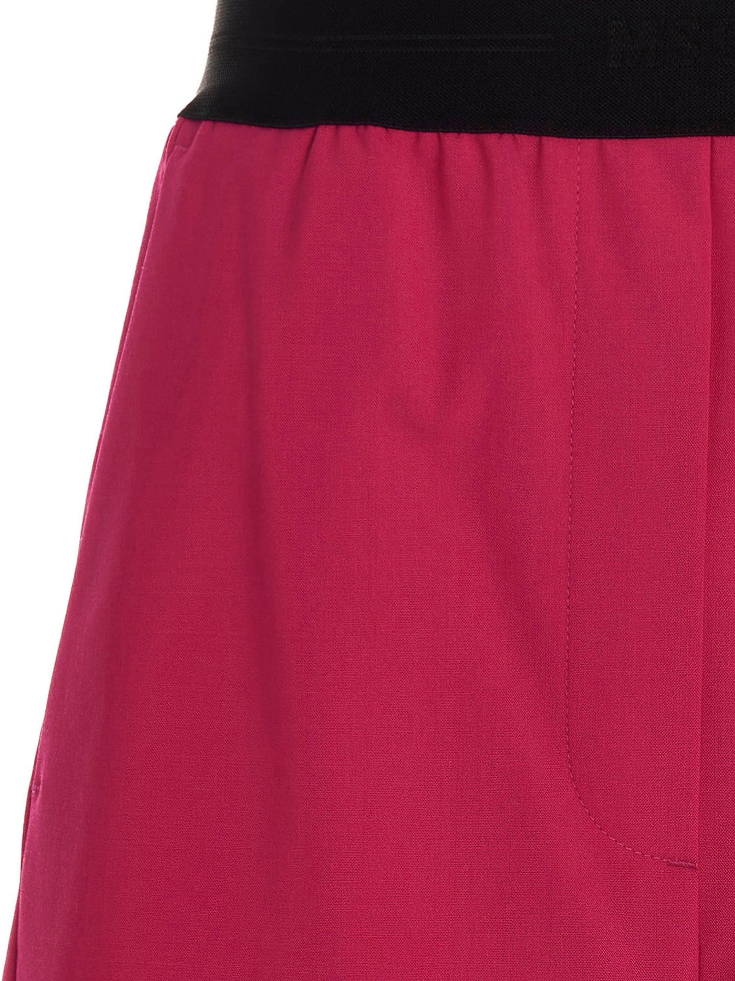 Bermuda Shorts by MSGM for women in virgin wool fuchsia presents a contemporary silhouette, showcasing a contemporary with a refined short and elegant .
