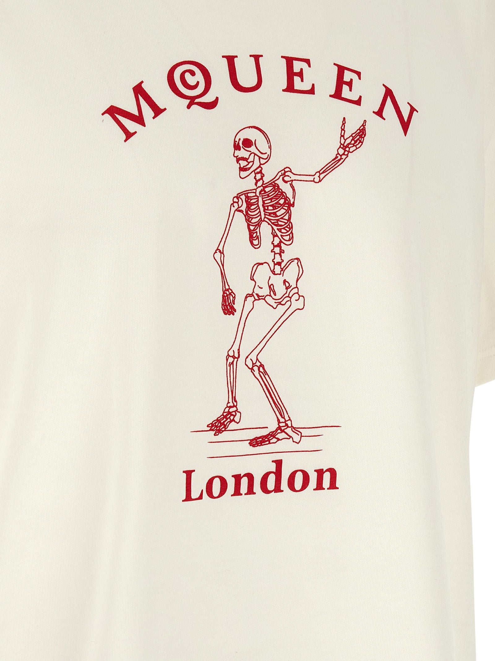 T-Shirt by Alexander McQueen for men in cotton multicolor, red & print features a plush silhouette, showcasing a sophisticated and for a truly plush finish.