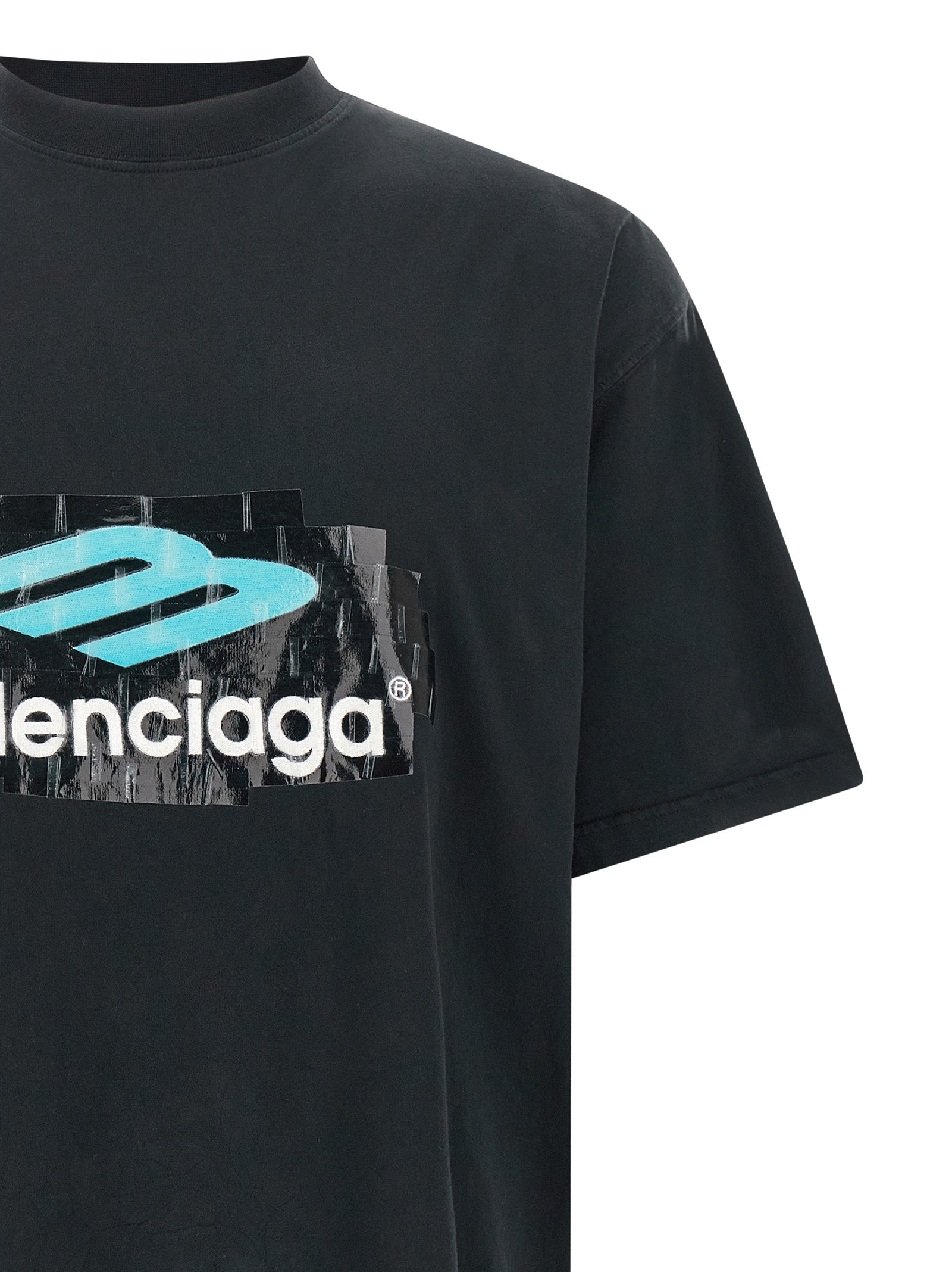 T-Shirt by Balenciaga for men in cotton black & print features a plush silhouette, showcasing a sophisticated crew neckline and for a truly plush finish.