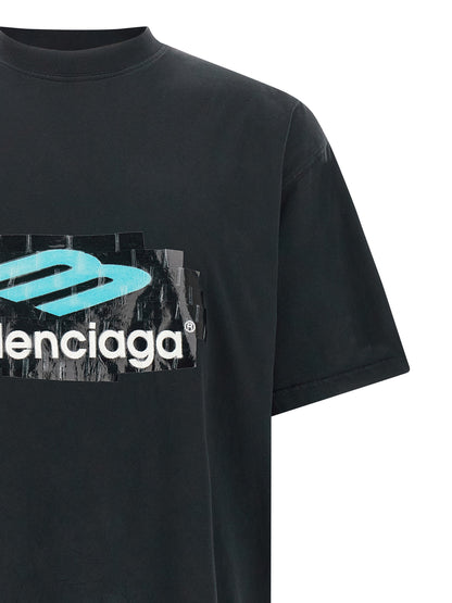 T-Shirt by Balenciaga for men in cotton black & print features a plush silhouette, showcasing a sophisticated crew neckline and for a truly plush finish.