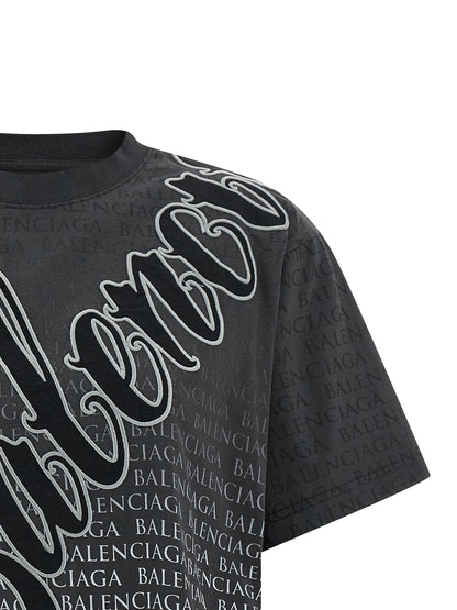 T-Shirt by Balenciaga for women in cotton gradient, black & print showcases a chic silhouette, artfully detailed with a chic and for a chic finish.