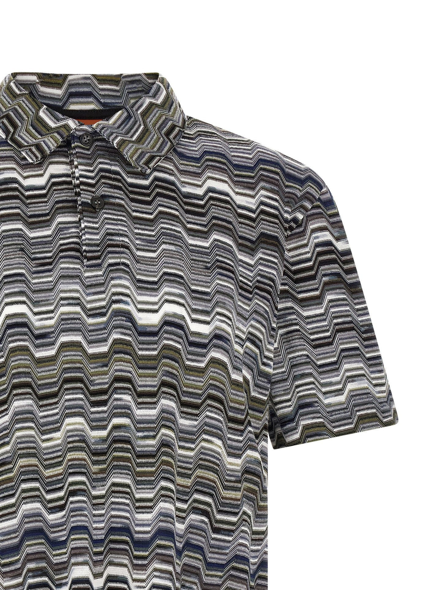 This Polo Shirt by Missoni for men in cotton bicolour, green, patterned & jacquard presents a flawless silhouette, showcasing flawless detailing and a refined for a truly flawless aesthetic.
