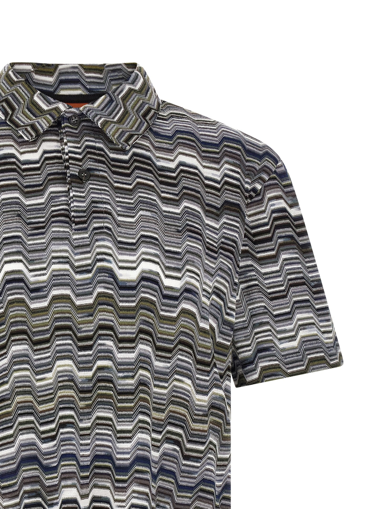 This Polo Shirt by Missoni for men in cotton bicolour, green, patterned & jacquard presents a flawless silhouette, showcasing flawless detailing and a refined for a truly flawless aesthetic.