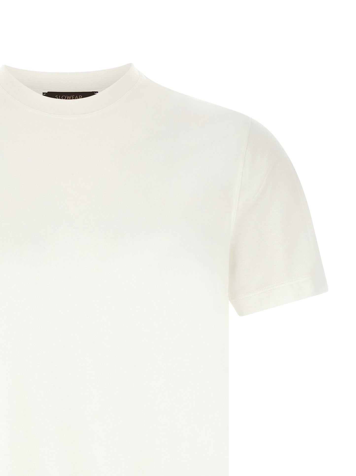 T-Shirt by ZANONE for men in cotton white features an edgy silhouette, meticulously detailed with a sophisticated and crew neckline for a truly edgy finish.
