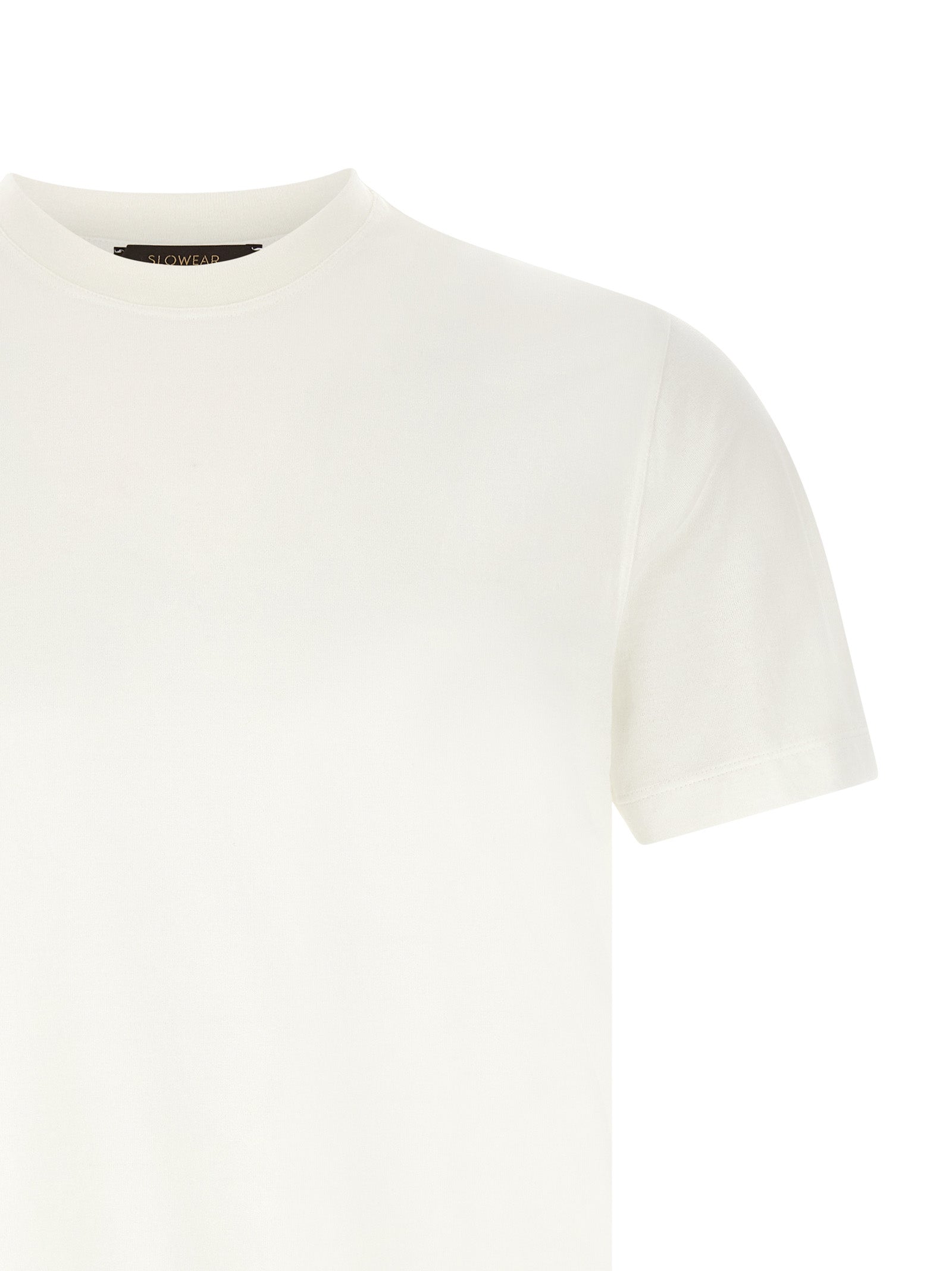 T-Shirt by ZANONE for men in cotton white features an edgy silhouette, meticulously detailed with a sophisticated and crew neckline for a truly edgy finish.