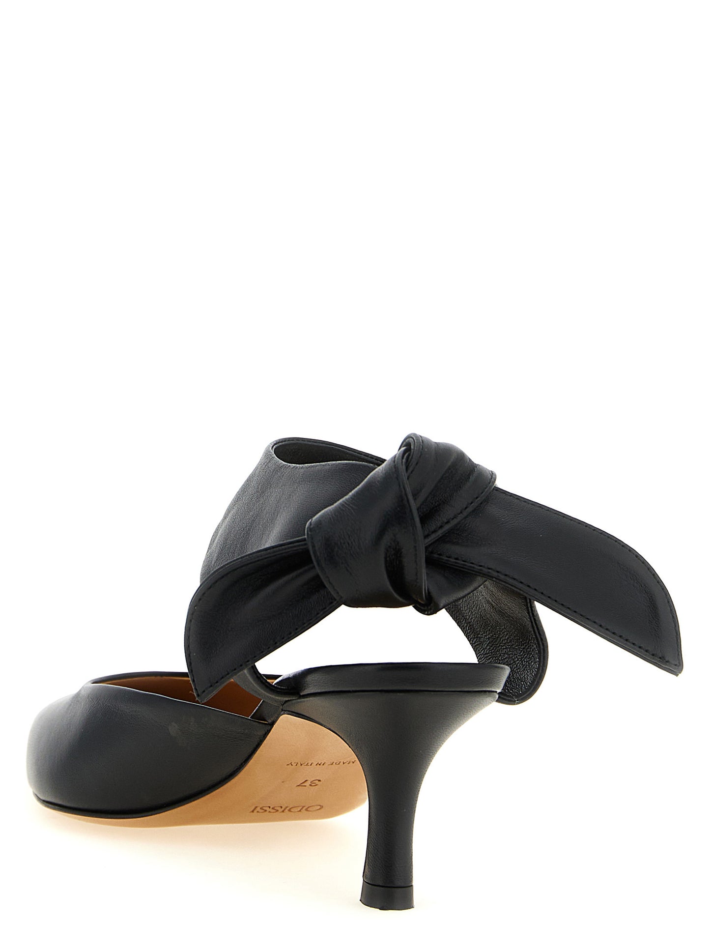 This Mid-Heel Spool Pumps Heels by ODISSI for women in lamb leather black presents a effortlessly chic silhouette from the Women's Lamb Leather Mid-Heel Spool Pumps Heels collection, featuring a effortlessly chic mid-heel spool-heel and effortlessly chic .