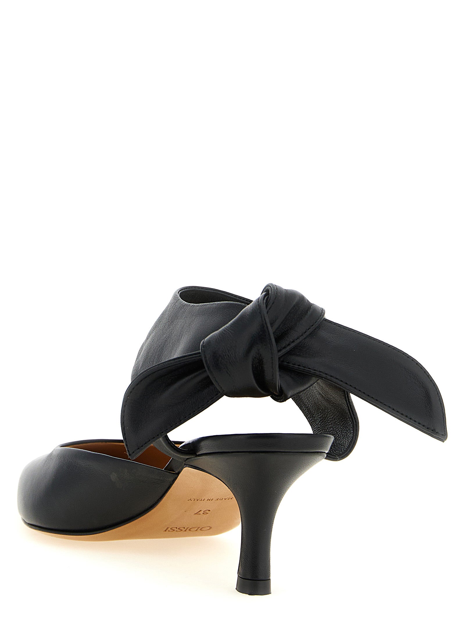 This Mid-Heel Spool Pumps Heels by ODISSI for women in lamb leather black presents a effortlessly chic silhouette from the Women's Lamb Leather Mid-Heel Spool Pumps Heels collection, featuring a effortlessly chic mid-heel spool-heel and effortlessly chic .