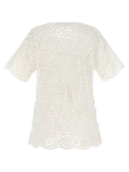 T-Shirt by Comme Des Garçons for women in cotton white features a plush silhouette, showcasing a sophisticated asymmetric neckline and for a truly plush finish.