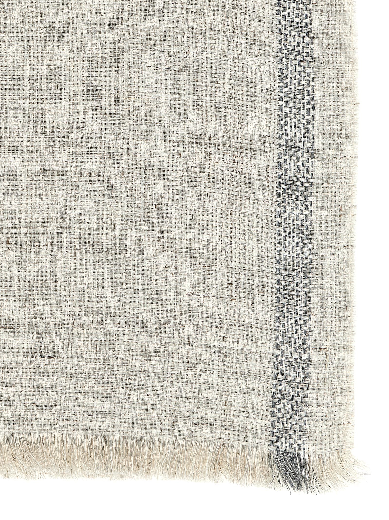 Scarf by Brunello Cucinelli for men in linen gray features a snug silhouette, perfectly showcasing the elegant drape and premium finish of the Linen Scarf.