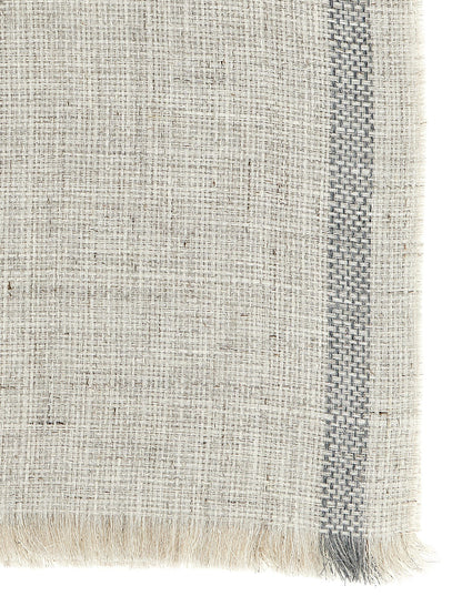 Scarf by Brunello Cucinelli for men in linen gray features a snug silhouette, perfectly showcasing the elegant drape and premium finish of the Linen Scarf.