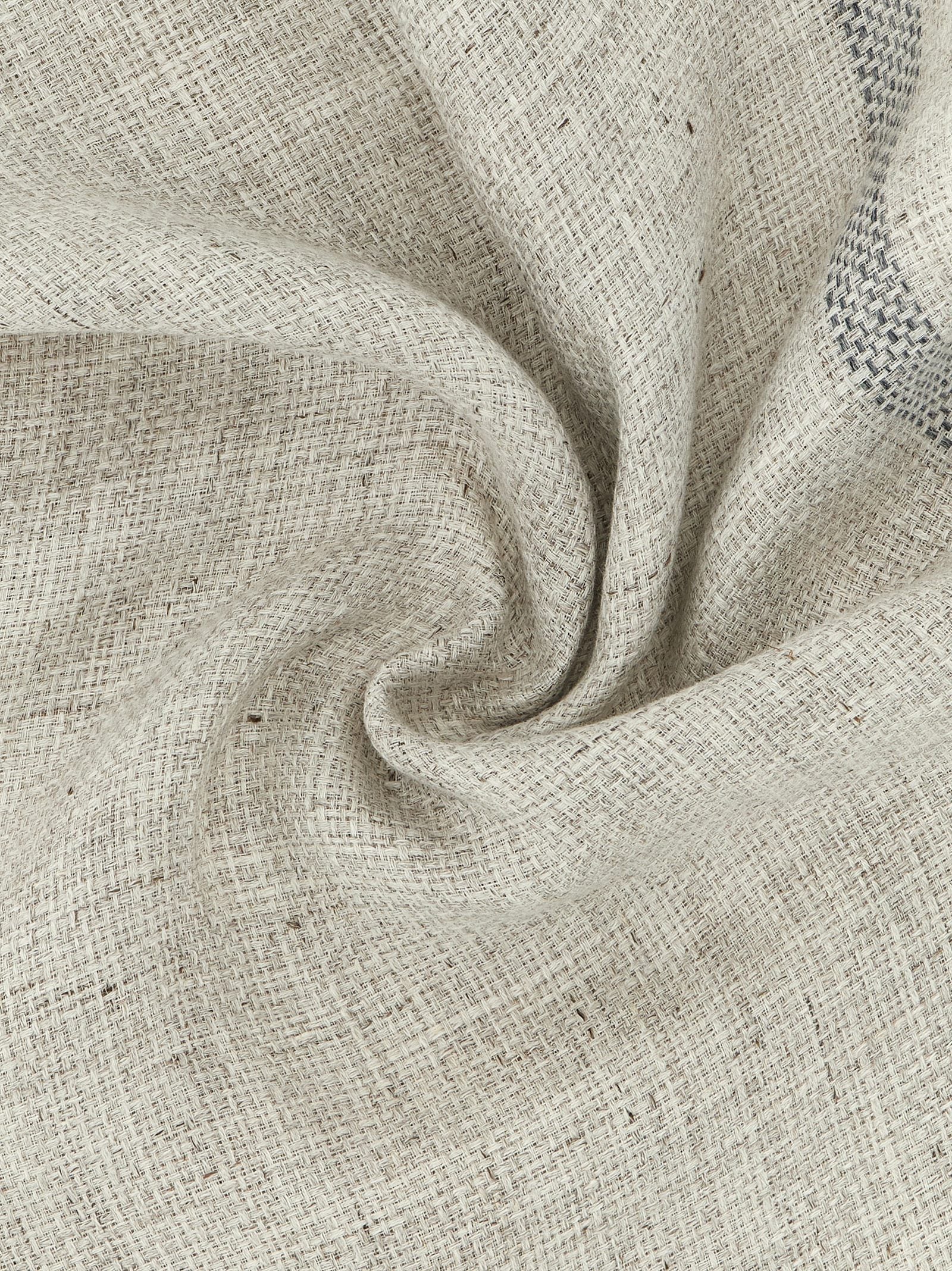Scarf by Brunello Cucinelli for men in linen gray showcases a eye catching silhouette, artfully capturing the essence of the eye catching Linen Scarf design for a sophisticated look.