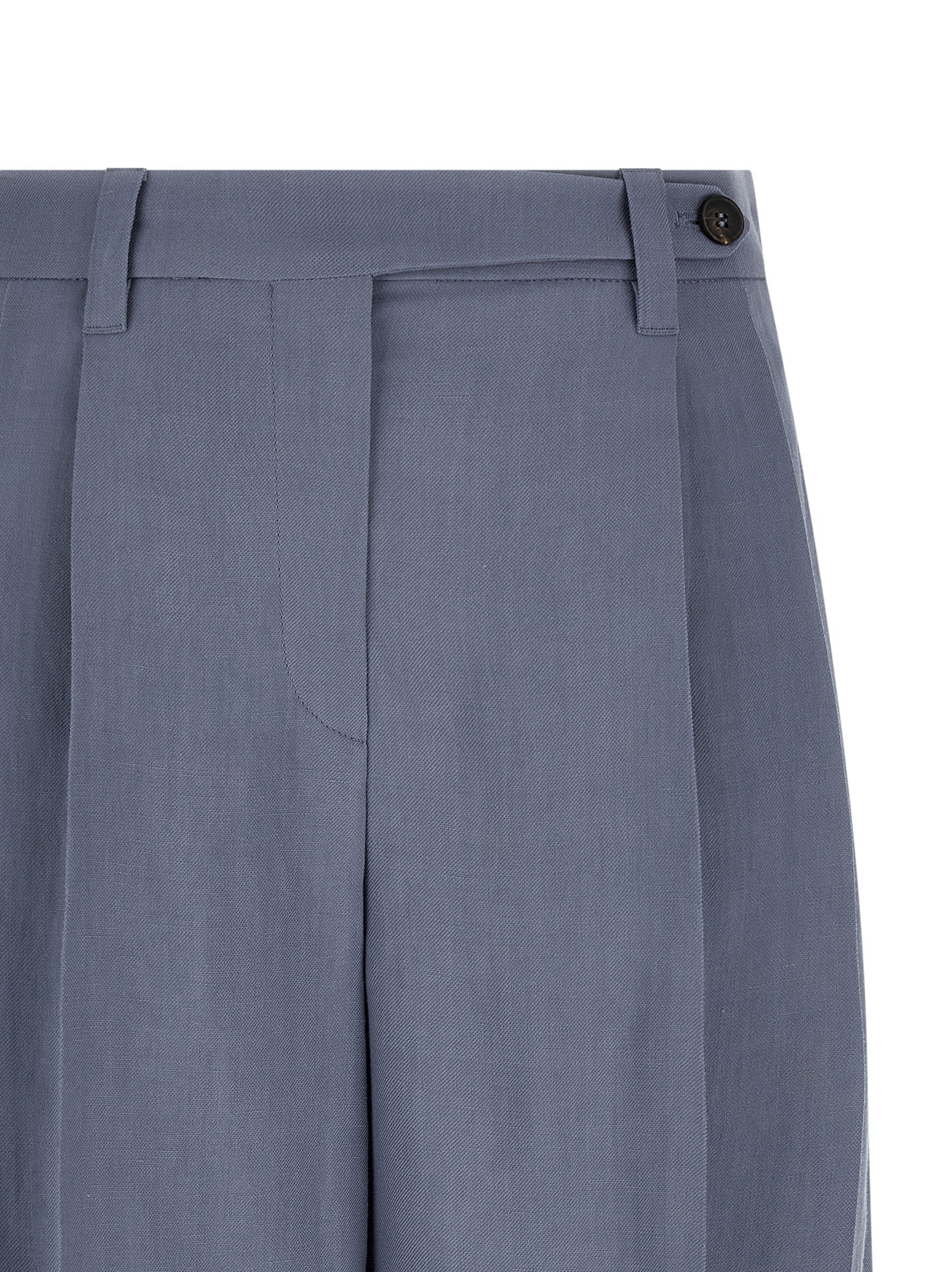 Bermuda Shorts by Brunello Cucinelli for women in viscose linen twill blue presents a sleek silhouette, featuring a sleek wide with a refined short and a sophisticated .
