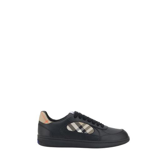Sneakers by Burberry for men in tu polyamide polyurethane & bos taurus calf leather black presents a impeccable silhouette as Men's Low Top TU Polyamide Polyurethane & Bos Taurus Calf Leather Sneakers, expertly defined by a impeccable low-top style for a impeccable, high-fashion look.