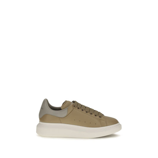 Sneakers by Alexander McQueen for men in bos taurus calf leather beige features a chic design, perfectly showcasing the chic fashion style of this Men's Fashion Bos Taurus Calf Leather Sneakers.