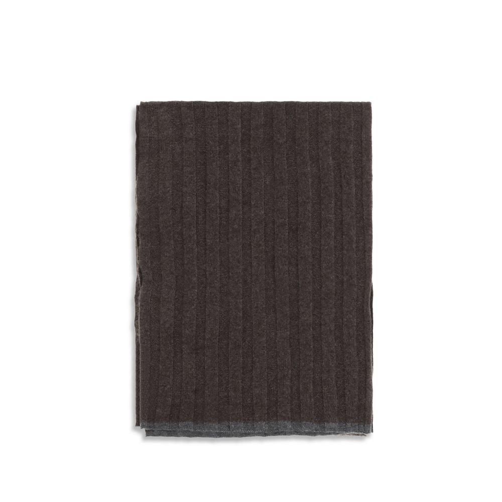 Scarf by Brunello Cucinelli for men in cashmere & capra leather brown presents a cosy silhouette, artfully capturing the sophisticated design and premium aesthetic of the Cashmere & Capra Leather Scarf.