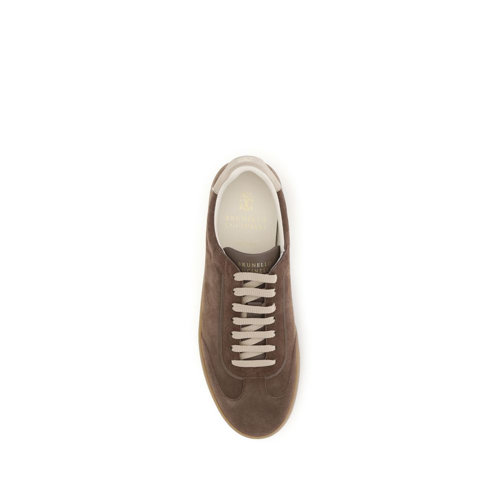 Sneakers by Brunello Cucinelli for men in bos taurus suede calf leather beige & natural features an timeless silhouette from the Men's Low Top Bos Taurus Suede Calf Leather Sneakers collection, showcasing a signature low-top style with an timeless finish.