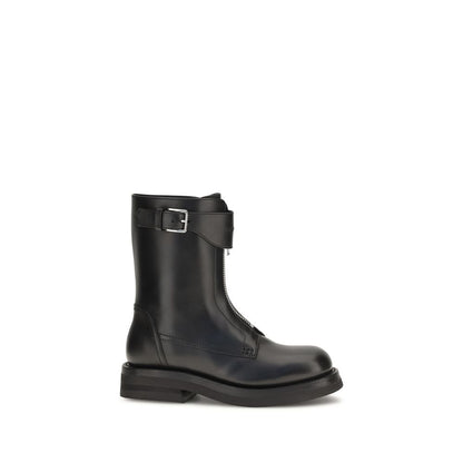 Lace-Up Ankle Boots by Alexander McQueen for women in bos taurus calf leather black features an avant-garde Women's Bos Taurus Calf Leather Lace-Up Ankle Boots silhouette, defined by a sophisticated block-heel and a avant-garde round toe style.
