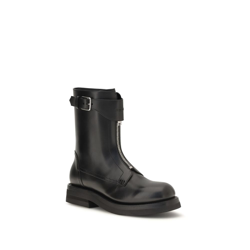 Lace-Up Ankle Boots by Alexander McQueen for women in bos taurus calf leather black features an dynamic silhouette, showcasing the dynamic Women's Bos Taurus Calf Leather Lace-Up Ankle Boots design with its distinctive block-heel and elegant round toe style.