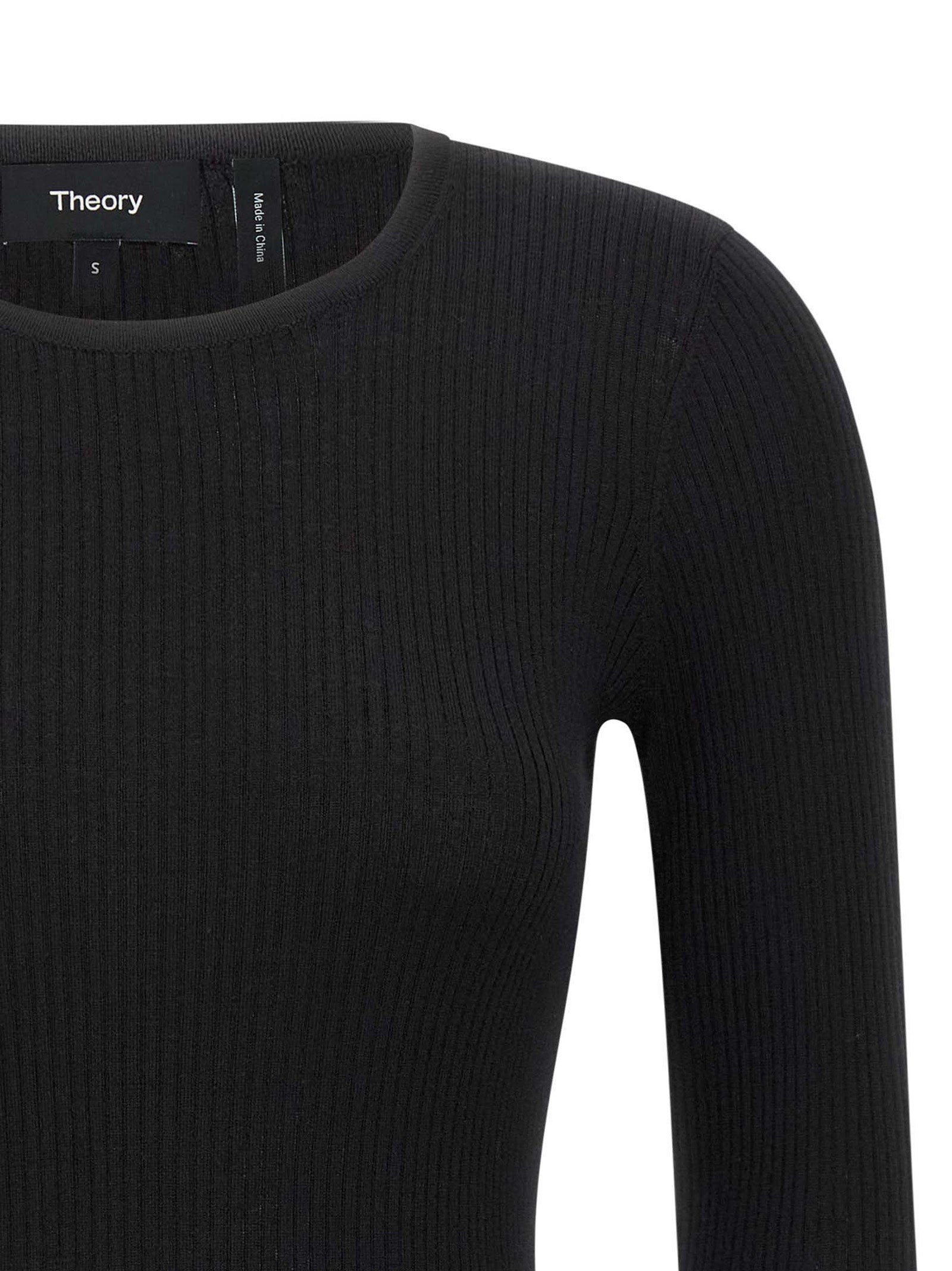 Cardigan by Theory for women in merino wool black features an impeccable silhouette, showcasing a sophisticated and detail for a truly impeccable finish.