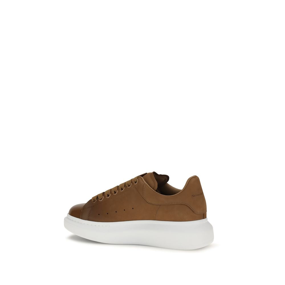 Sneakers by Alexander McQueen for men in bos taurus calf patent leather brown presents a sumptuous silhouette, artfully capturing the essence of the Icon Men's Chunky Bos Taurus Calf Patent Leather Sneakers with its sumptuous chunky style design.