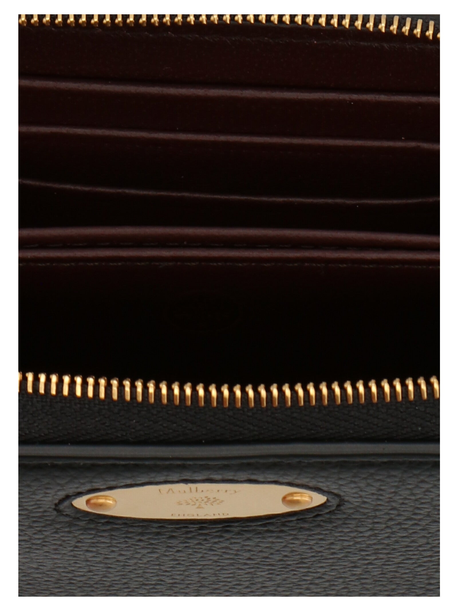 Cardholder Card Case by Mulberry for women in leather black features a sleek silhouette, showcasing the sleek design of the Essence Leather Cardholder Card Case with functional card-organization for a premium look.