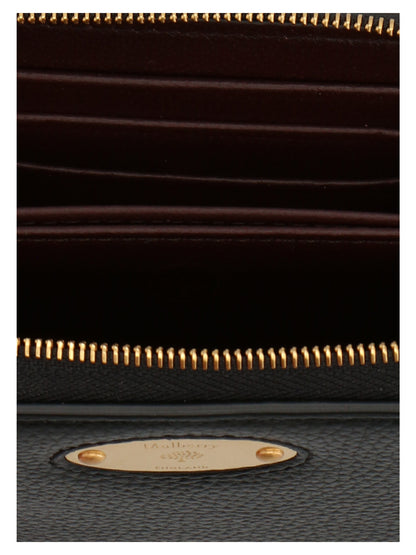 Cardholder Card Case by Mulberry for women in leather black features a sleek silhouette, showcasing the sleek design of the Essence Leather Cardholder Card Case with functional card-organization for a premium look.