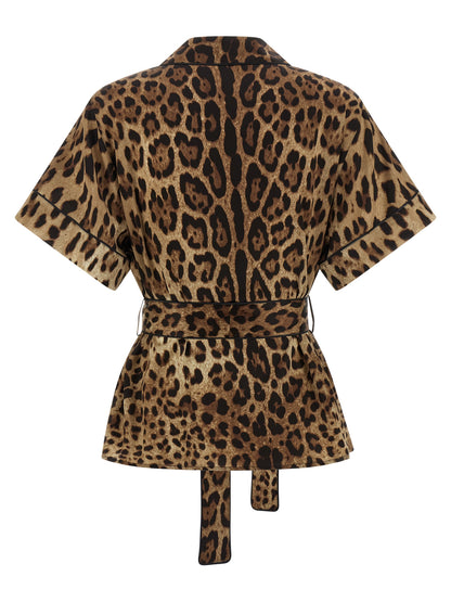 Blouse by Dolce & Gabbana for women in silk black, brown, leopard-print & print showcases a sublime silhouette, artfully detailed with a sublime and for a sophisticated, sublime finish.