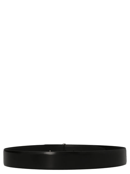 Belt by Tom Ford for men in calfskin leather black features a artisanal-chic design, artfully capturing the essence of the Calfskin Leather Belt with a artisanal-chic finish.