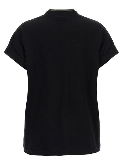 T-Shirt by Brunello Cucinelli for women in stretch cotton black & signature showcases a unassuming silhouette, artfully detailed with a refined v-neck neckline and unassuming for a sophisticated, contemporary look.