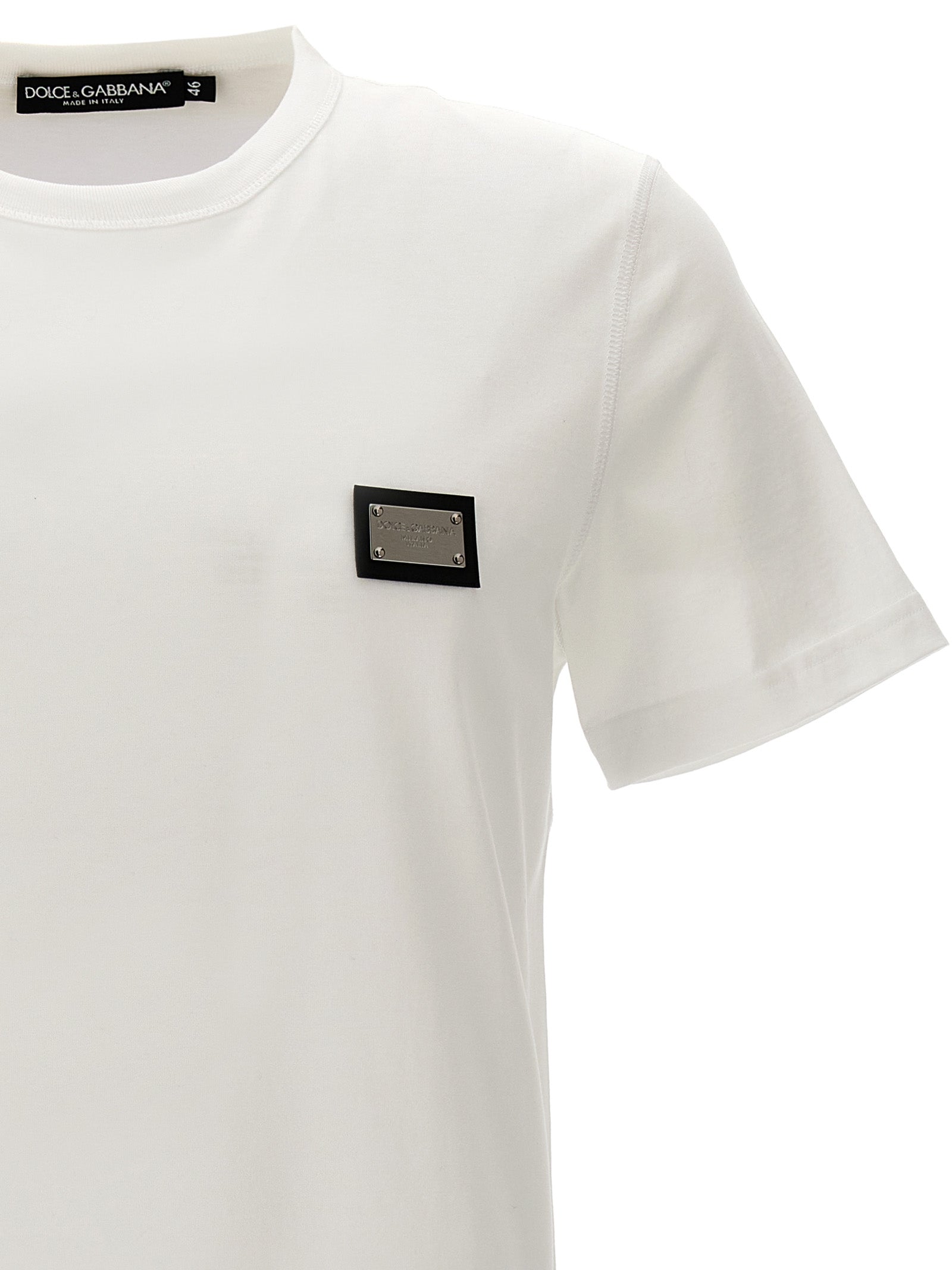 T-Shirt by Dolce & Gabbana for men in cotton white & signature showcases a dramatic silhouette, elegantly detailed with a dramatic and for a truly dramatic finish.