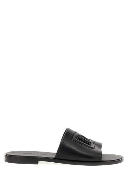 Flat Shoes by Dolce & Gabbana for men in leather black showcases a impeccable silhouette as Men's Leather Flat Shoes, artfully designed with a impeccable flat and refined for a impeccable finish.