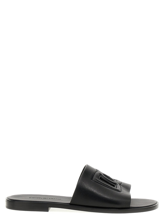 Flat Shoes by Dolce & Gabbana for men in leather black showcases a impeccable silhouette as Men's Leather Flat Shoes, artfully designed with a impeccable flat and refined for a impeccable finish.