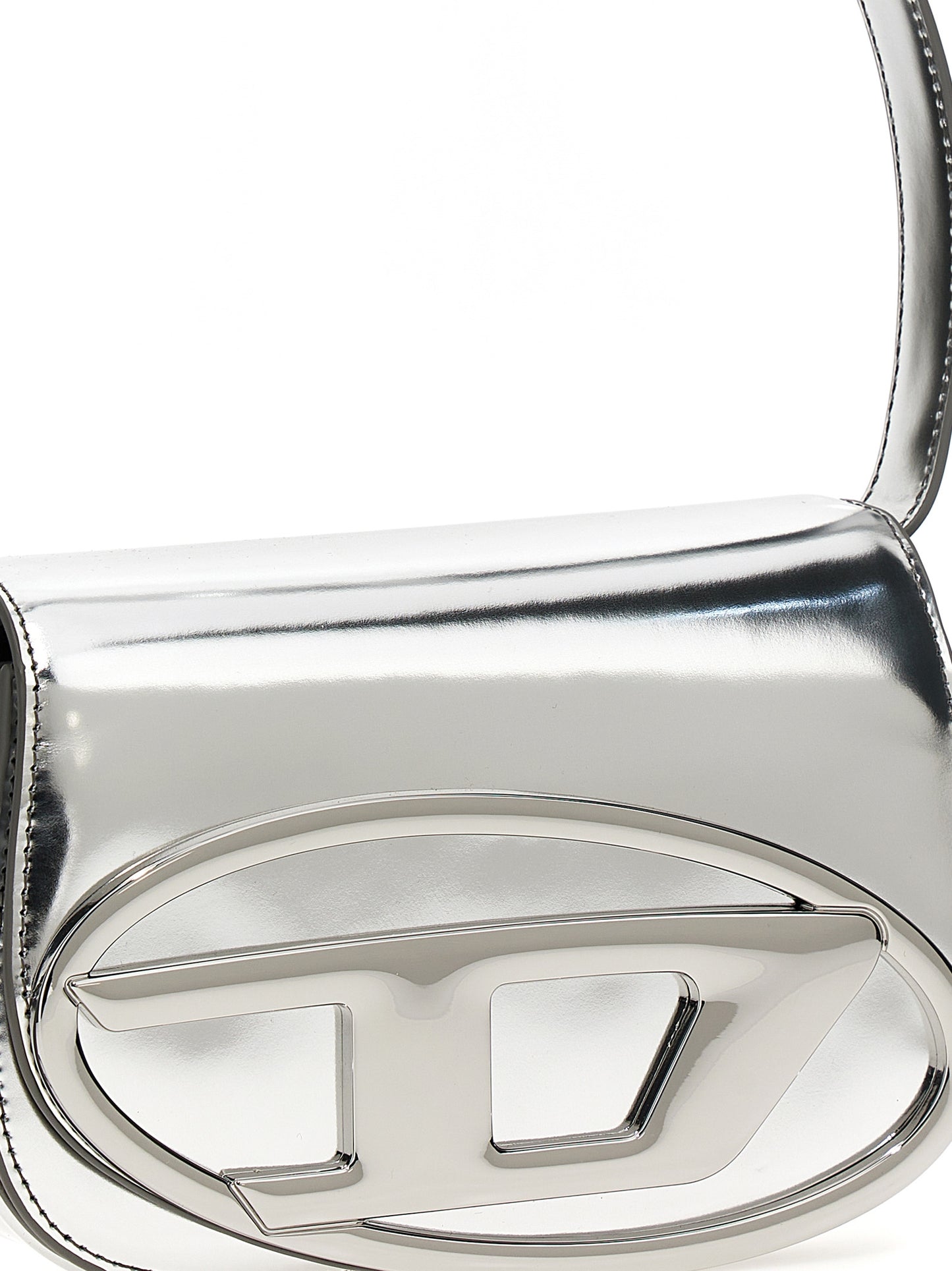 Evening Shoulder Bag by Diesel for women in leather silver & signature showcases a enviable silhouette, artfully detailed with a secure flap, organized , and versatile shoulder-strap & adjustable-strap for a enviable look.