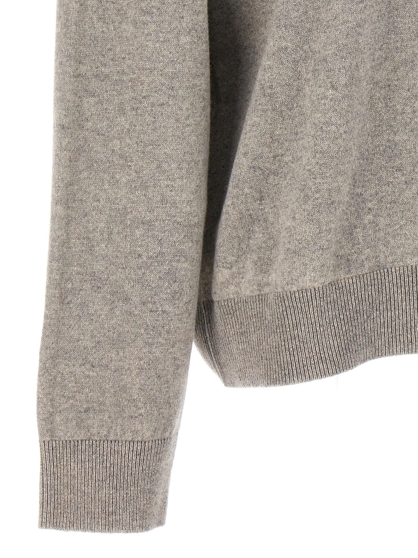 Cardigan by Armarium for women in cashmere gray features a dramatic silhouette, showcasing a sophisticated and dramatic detail for a timeless, premium look.