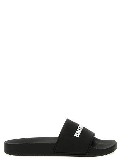 Sliders Sandals Flat Shoes by Balenciaga for women in thermoplastic polyurethane bicolour, black & white showcases a enchanting silhouette as part of the Women's Thermoplastic Polyurethane Sliders Sandals Flat Shoes collection, defined by a enchanting and for a enchanting look.