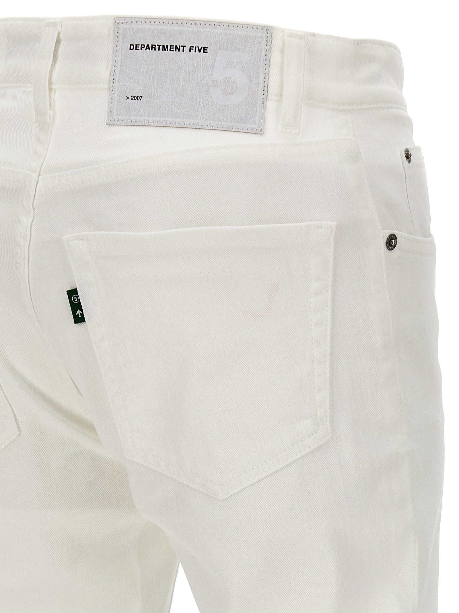 Jeans by Department 5 for men in stretch denim cotton white & signature features an sophisticated and straight-leg with a precise long, creating a sophisticated and sophisticated silhouette.