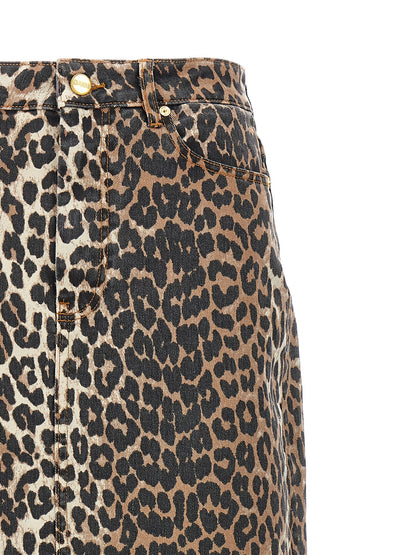 Skirt by Ganni for women in stretch organic cotton denim brown & print features an relaxed-yet-refined silhouette that elegantly showcases the 9 To 5 Women's Denim Stretch Organic Cotton Skirt design and sophisticated mini.
