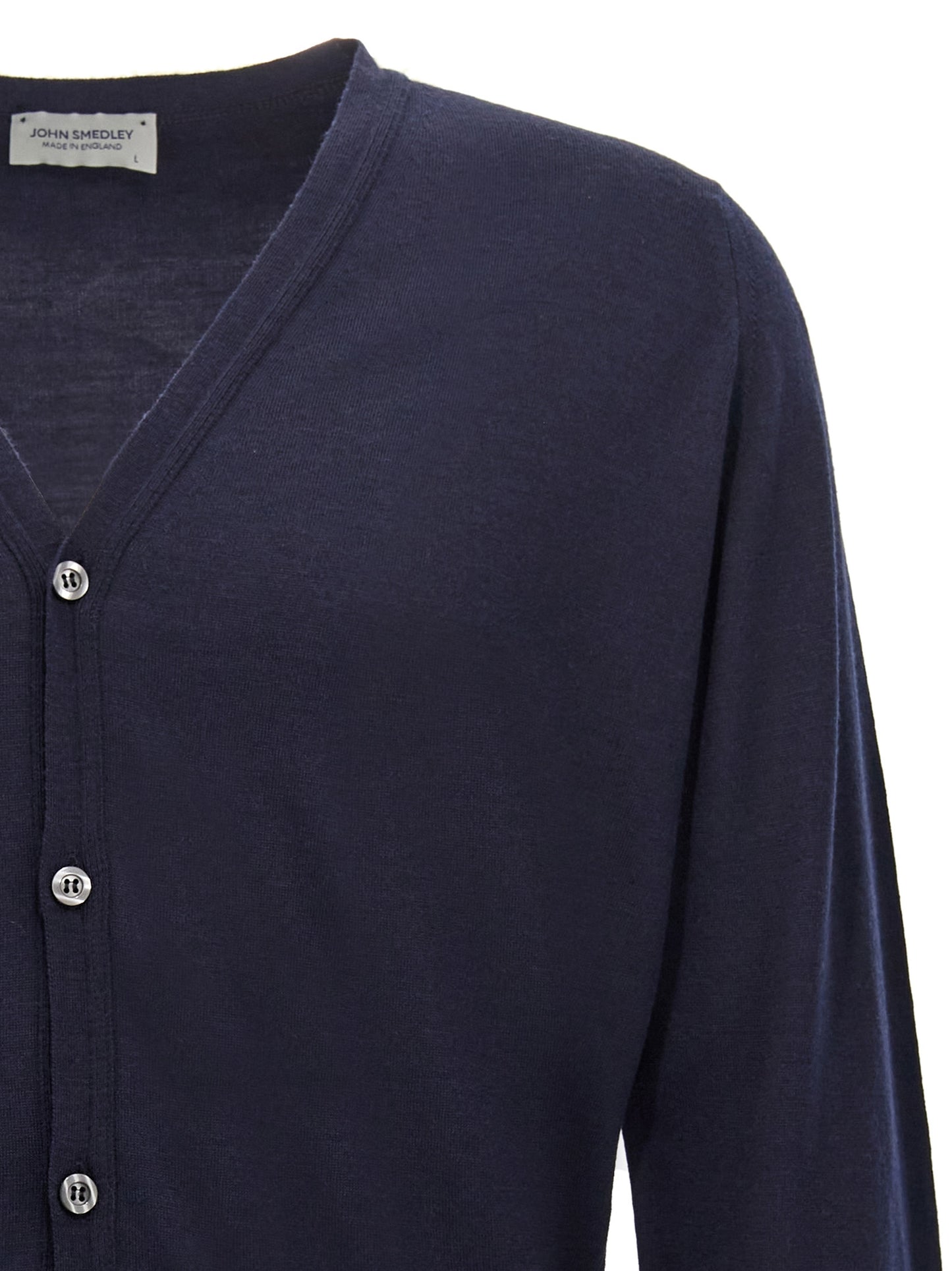Cardigan by JOHN SMEDLEY for men in wool blue features an impeccable silhouette, showcasing a sophisticated and detail for a truly impeccable finish.