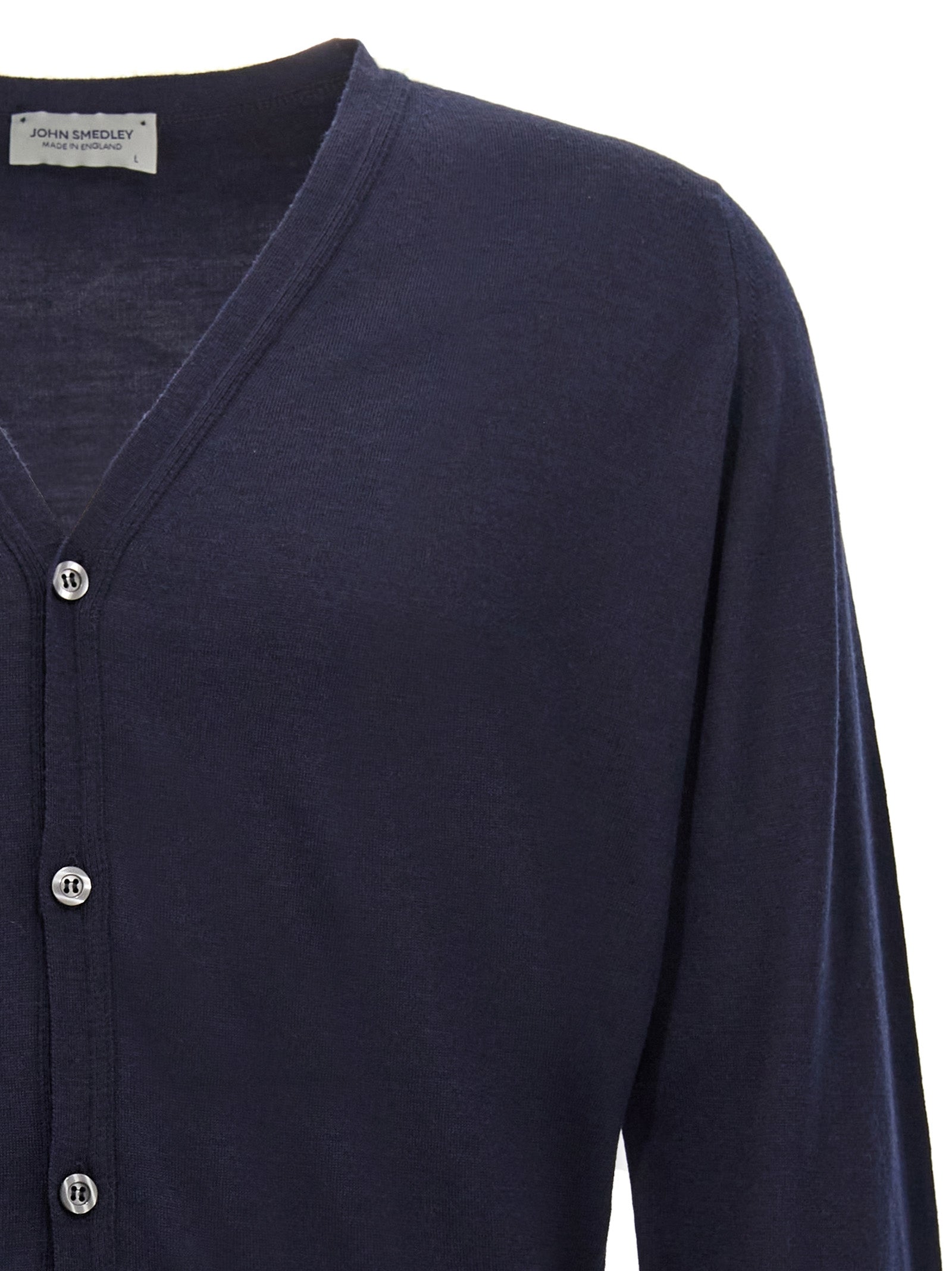 Cardigan by JOHN SMEDLEY for men in wool blue features an impeccable silhouette, showcasing a sophisticated and detail for a truly impeccable finish.