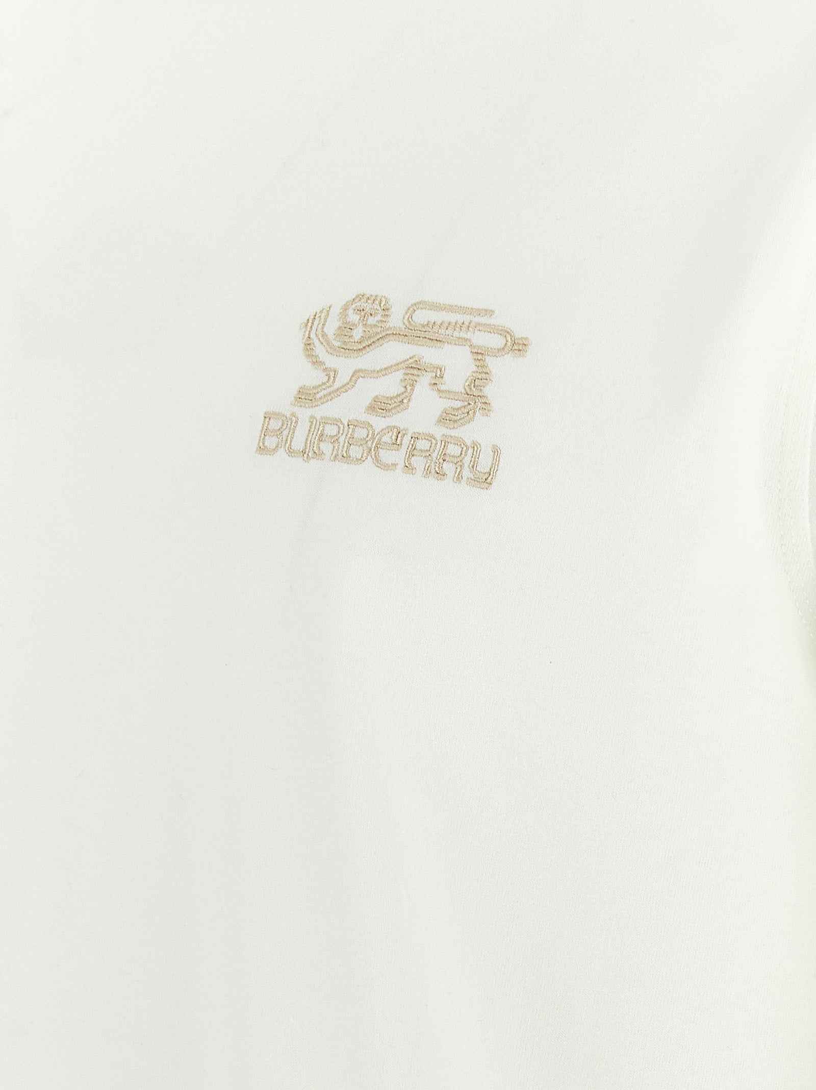 T-Shirt by Burberry for men in organic cotton white features a plush silhouette, showcasing a sophisticated and for a truly plush finish.